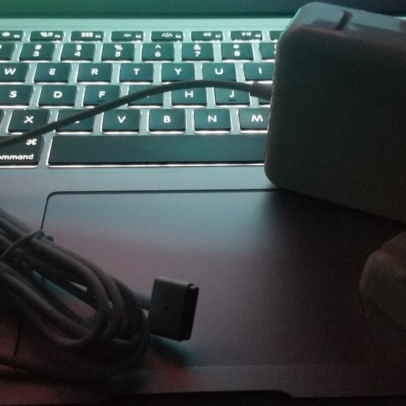 2015 13" AppleMacBook Air w/9 PreInstalled Full Wo - Picture 7 of 15